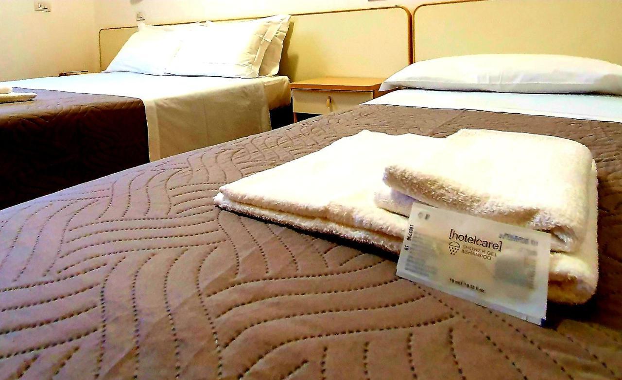 Lively Hotel Беллария-Иджеа-Марина Экстерьер фото