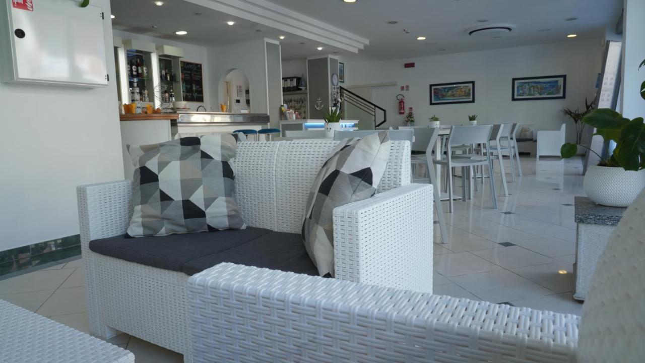Lively Hotel Беллария-Иджеа-Марина Экстерьер фото