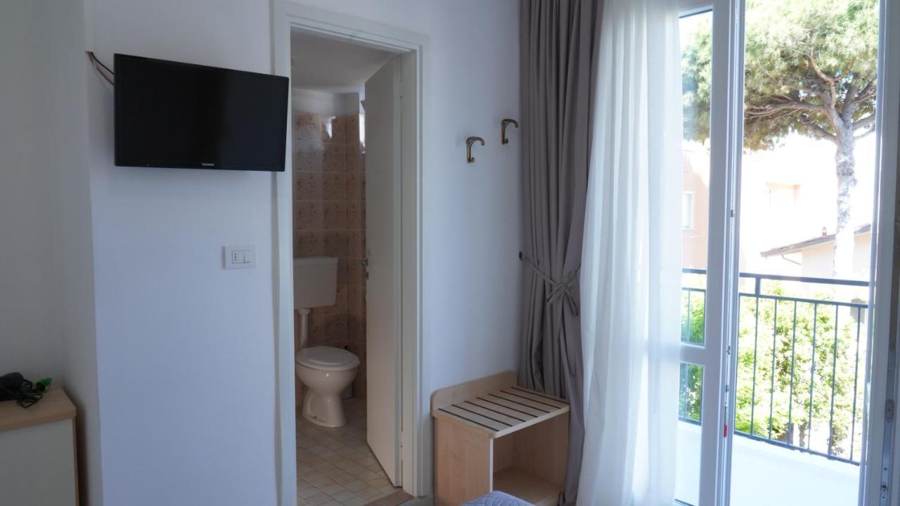 Lively Hotel Беллария-Иджеа-Марина Экстерьер фото
